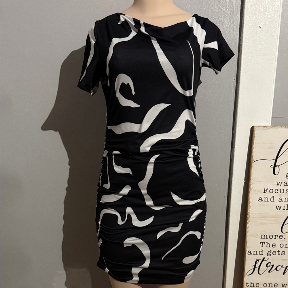 SHEIN Black and White Abstract Mini Dress